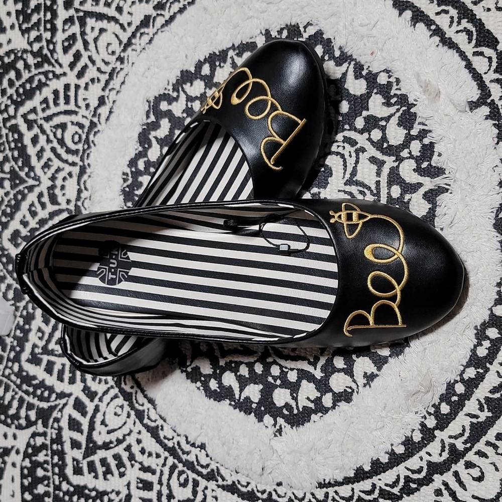MODCLOTH T.U.K Buzz Just Because Bee Vegan Flats. Size 10